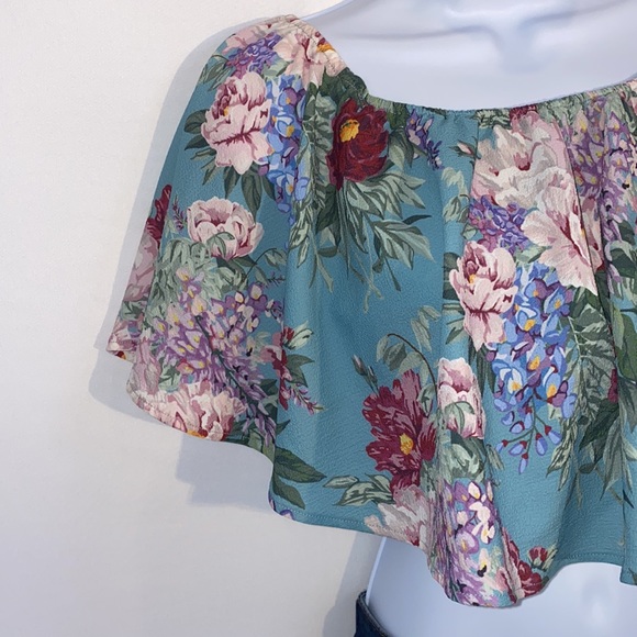 Show Me Your Mumu Heidi ruffle crop top in green with red and pink florals XS - Picture 5 of 13